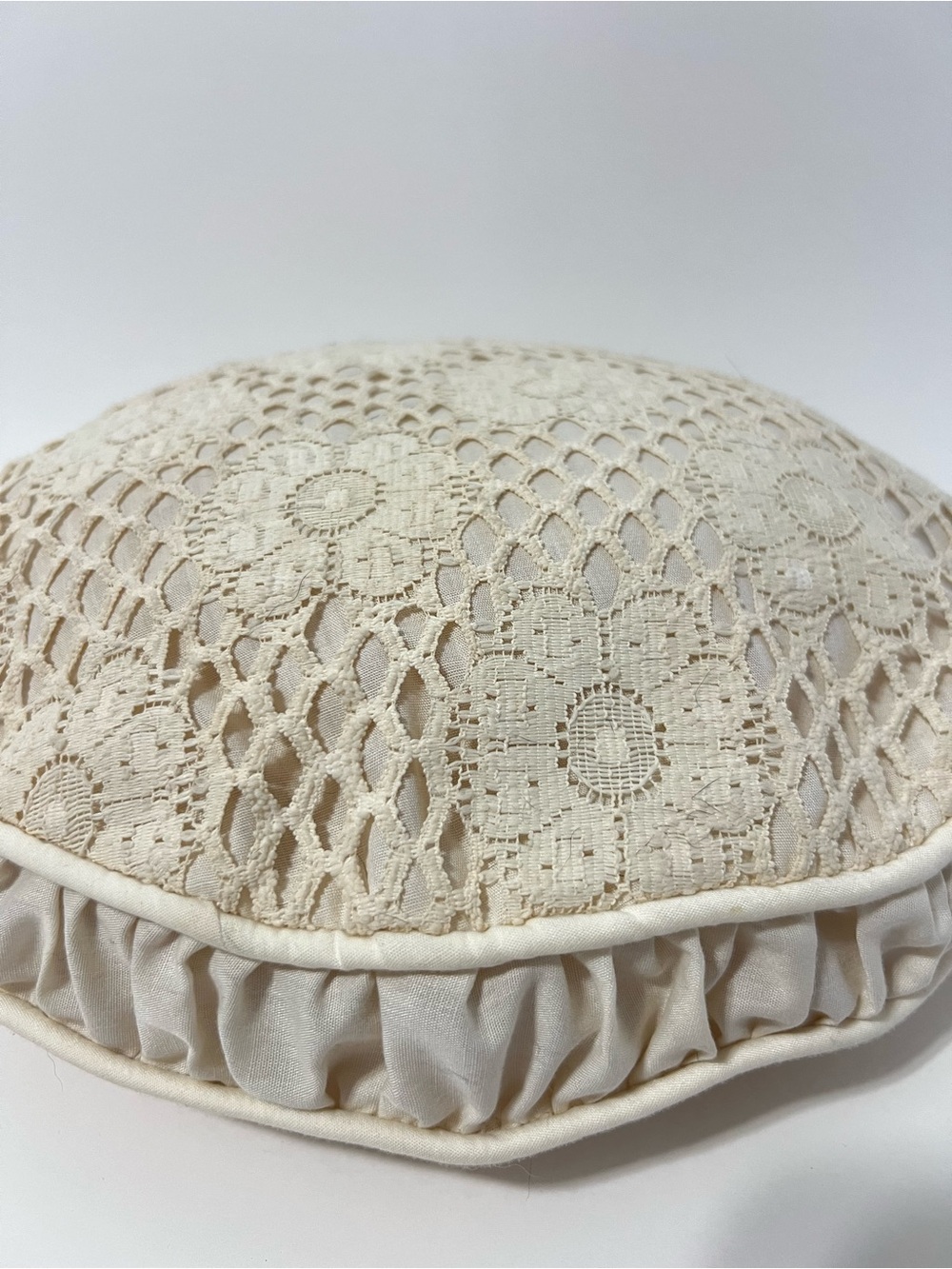 Vintage Crochet Lace Boho Cottagecore Grannycore Round Throw Pillow Cream - Picture 7 of 8